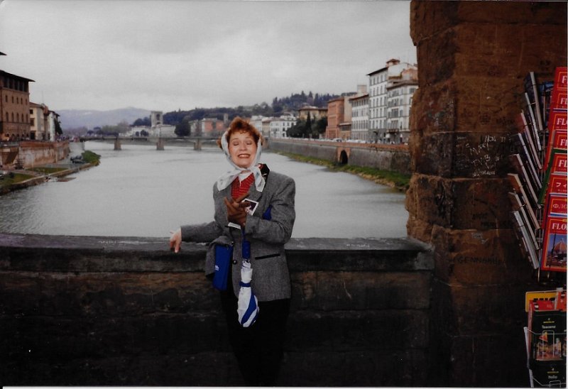 199803xx - 008 Venice, Florence, Rome Pam.jpg